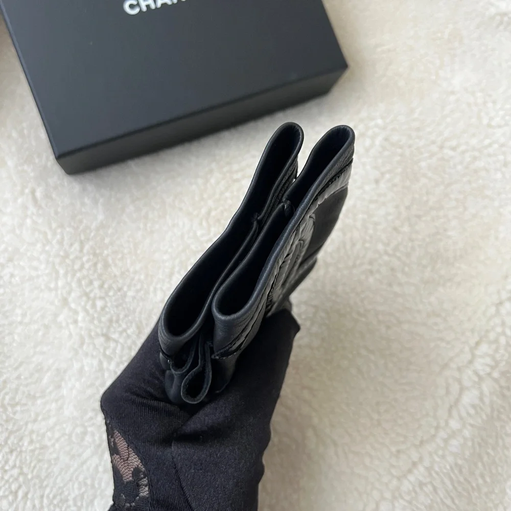 ❌❌ Chanel 17P Classic CC Logo Black Fingerless Gloves - Picture 6 of 9